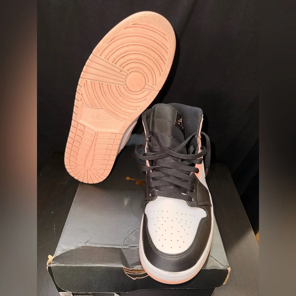 Air Jordan 1 Mid - Picture 2 of 8